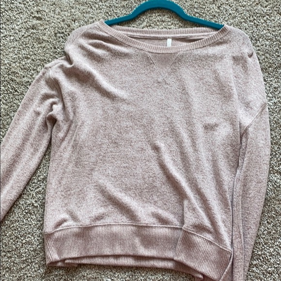 extremely soft light pink sweater - Picture 4 of 4